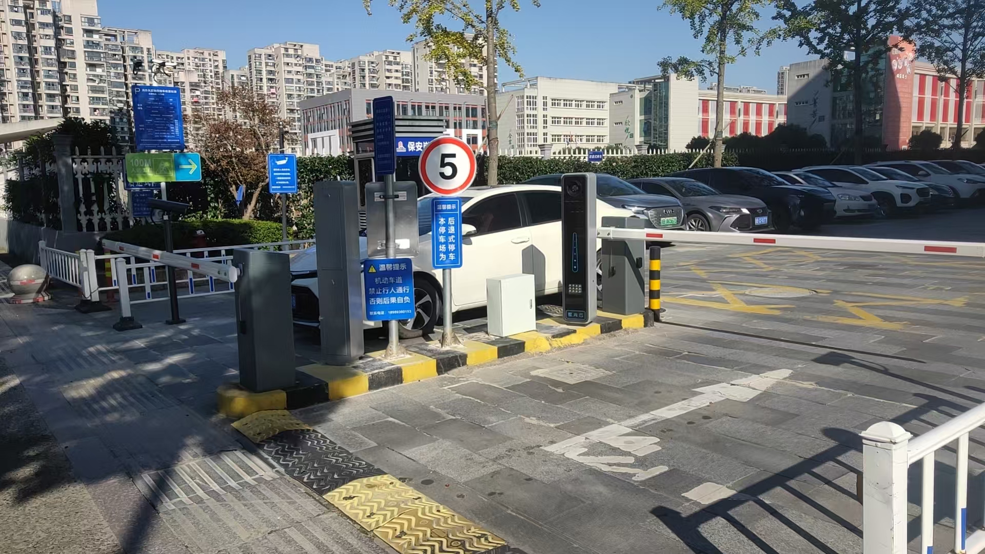 无人值守停车场收费系统安装停车场无人值守自动收费系统